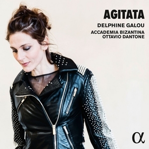 Delphine Galou: Agitata