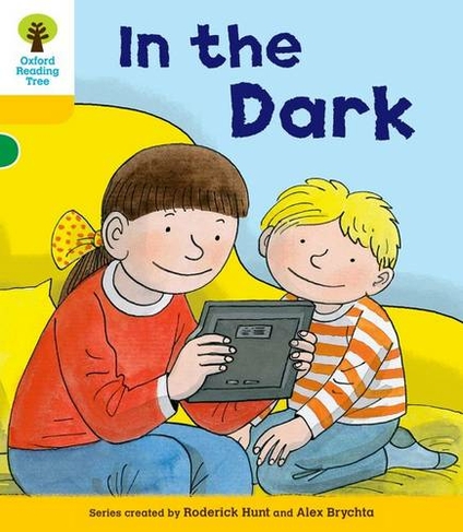 Oxford Reading Tree: Decode and Develop More A Level 5: In The Dark (Oxford Reading Tree)