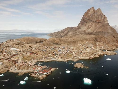 Between Sea and Glacier: Greenland in a Changing World